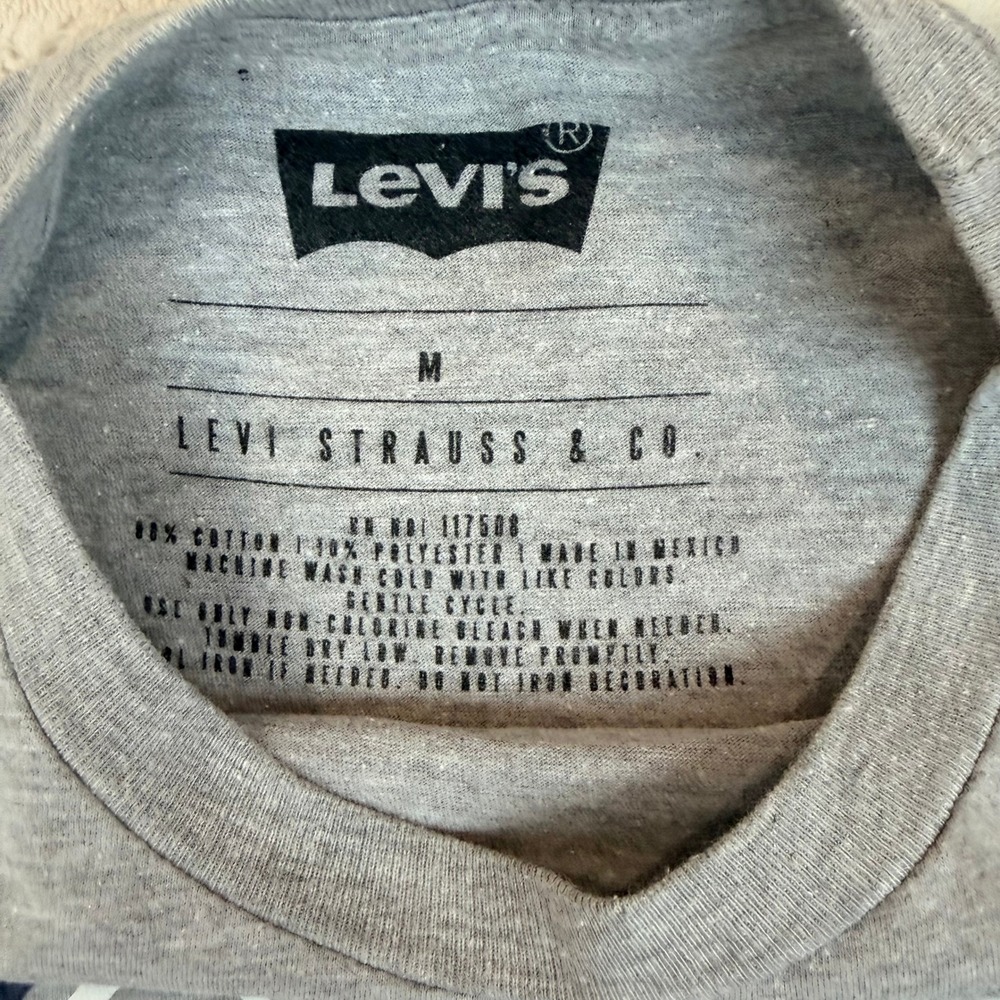 Levis Mens Graphic T-Shirt Gray America's Original Est 1873 Logo Tee Size M - Picture 2 of 5
